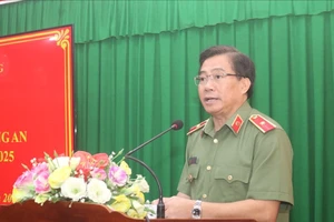 Giám đốc Công an tỉnh Vĩnh Long được thăng cấp bậc hàm lên Thiếu tướng