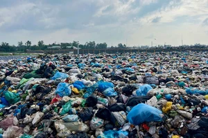 Vĩnh Long: Người dân tiếp tục phản ánh ô nhiễm tại bãi rác An Hiệp