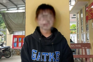 Hết tiền xài đem cầm cố vàng rồi báo tin giả bị cướp