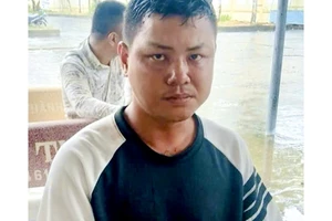 Tìm đến bàn nhậu giải quyết mâu thuẫn, đâm người can ngăn tử vong