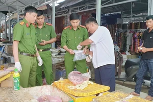 Cần Thơ: Bắt tạm giam 3 cán bộ thú y liên quan vụ thịt heo nhiễm dịch 