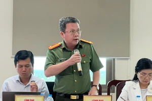 Triệt phá 2 đường dây tổ chức cho người nước ngoài xuất cảnh trái phép sang Campuchia