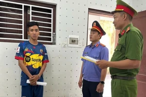 Siết cổ cô gái đến bất tỉnh sau khi ‘vui vẻ’ trong nhà trọ để ‘xù’ tiền 