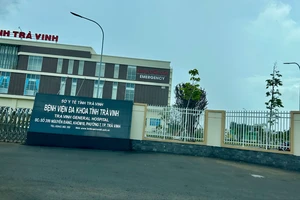 Một hộp bánh phát nổ trong Bệnh viện Đa khoa Trà Vinh