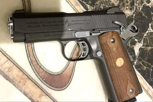 Điều tra vụ ẩu đả, nghi có nổ súng tại khách sạn ở Vĩnh Long