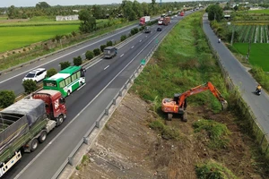 Bộ Xây dựng đề nghị Đồng Tháp hỗ trợ vật liệu cho mở rộng cao tốc TP.HCM – Trung Lương – Mỹ Thuận