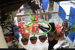 Nhóm thanh niên nghi dùng súng, dao tấn công, 2 người bị thương