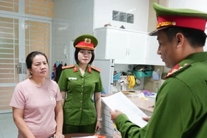Bắt 1 phụ nữ tự xưng 'có mối quan hệ với bộ, ngành trung ương' lừa chiếm đoạt 660 triệu đồng 