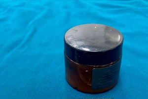 Bệnh viện Đa khoa Tiền Giang lấy hũ kem nhựa trong hậu môn bệnh nhân
