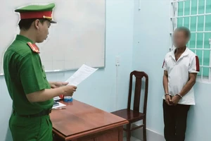 Vĩnh Long: Tạm giữ kẻ làm chuyện đòi bại với con ruột