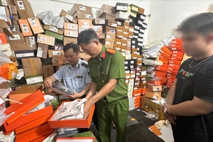 Thu giữ kho hàng giả thương hiệu Hermes, Gucci, Dior trị giá nhiều tỉ đồng