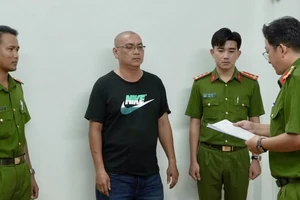 Bắt tạm giam 7 bị can trong vụ khiêng quan tài diễu phố ở Cần Thơ