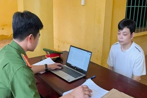 Khởi tố giám đốc kinh doanh lợi dụng chương trình khuyến mãi tặng vàng để lừa đảo