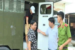 4 giờ, phá 2 tụ điểm đá gà ăn tiền