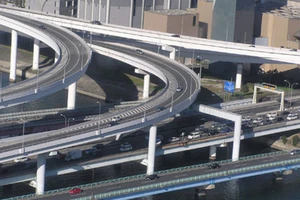 Thêm nhà đầu tư muốn 'cứu' đường vào Tân Sơn Nhất 