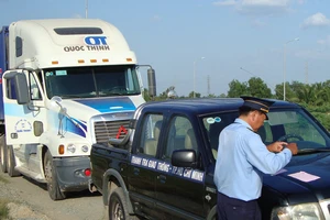 Không cho xe tái phạm dồn tải vào cảng Cát Lái
