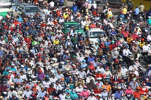 281 tỉ đồng khẩn cấp làm cầu vượt Công trường Dân Chủ