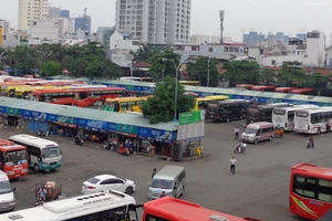 Lượng người đến bến xe miền Đông đi nghỉ lễ đã giảm