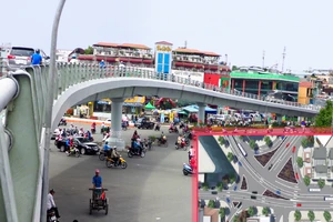 Mất 175 ngày mới xong nhánh cầu vượt ngã sáu Gò Vấp