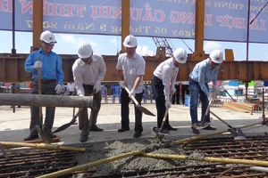 Hợp long cầu Nhị Thiên Đường 1 mới