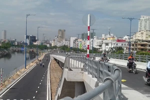 Sáng mai, thông 2 đoạn song hành với đường Võ Văn Kiệt