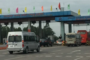 Dừng thu phí cao tốc TP. HCM - Trung Lương: Xe thoát đi lẹ