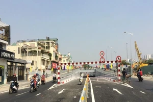 Thông xe hầm chui Nguyễn Văn Luông 104 tỷ đồng