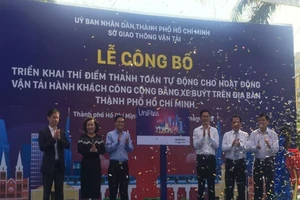 Bắt đầu quẹt thẻ khi đi xe buýt