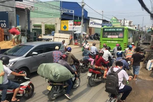 Đường liên quận bị cắt khúc, xương xẩu