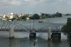 Giữ lại, bảo tồn một phần cầu đường sắt Bình Lợi 117 tuổi