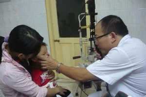 Bệnh thuỷ đậu bùng phát, dịch đau mắt đỏ tấn công sớm