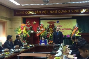 Chủ tịch Nguyễn Thiện Nhân chúc mừng Bộ Y tế 