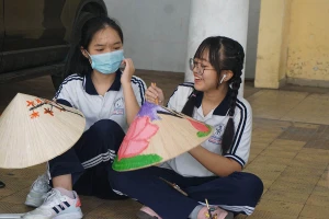 Dạy học trò hướng tới cộng đồng