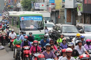 TP.HCM tiếp tục đề xuất mở đường cho xe buýt nhỏ