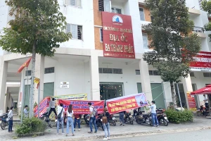 Siết đặt cọc giữ chỗ để huy động vốn trái phép