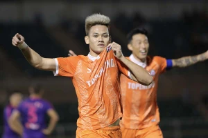 HLV Nguyễn Đức Thắng muốn ngăn sự hưng phấn của Kiatisak 