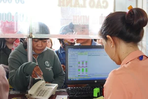 Tăng cường 60 xe buýt phục vụ khách dịp lễ 30-4, 1-5