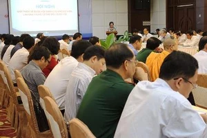 'Tiếp cử tri xong, nhiều khi còn nấu cơm rồi cùng ăn với họ'