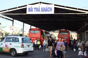 Sáng nay, người từ miền Tây vẫn đổ về TP.HCM sau lễ 2-9