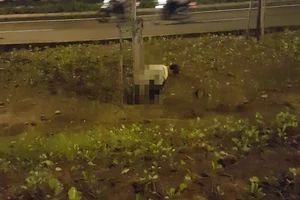 Vi phạm nồng độ cồn còn đòi lấy phân dọa CSGT