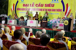 Xúc động lễ cầu siêu cho 800 nạn nhân mất do tai nạn