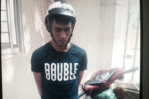 Ngang nhiên cướp giật trước mặt CSGT