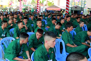 Sau đời cha, đến đời con hăng hái lên đường nhập ngũ