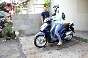 Trưa nay, cư dân Carina đã được xuống hầm lấy lại xe 