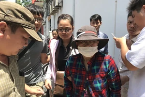 Vợ sắp cưới nghẹn ngào bên quan tài của 'hiệp sĩ' bị đâm chết