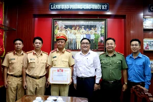 CSGT An Sương kể lại vụ bắt 895 bánh ma túy