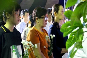  Người thân nạn nhân TNGT khóc nghẹn trong buổi cầu siêu