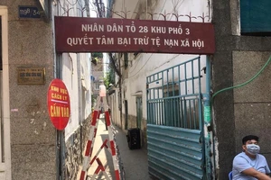 Công an đang phong tỏa một đường ở quận 8