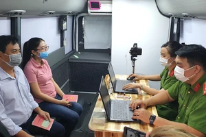 Mới: Đăng ký làm CCCD gắn chip trên Zalo của Công an quận 12