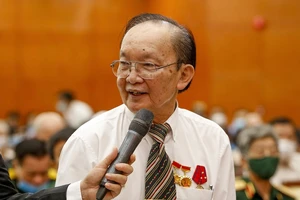 Giáo sư Trần Đông A chia sẻ về quyết định không sang Mỹ sống